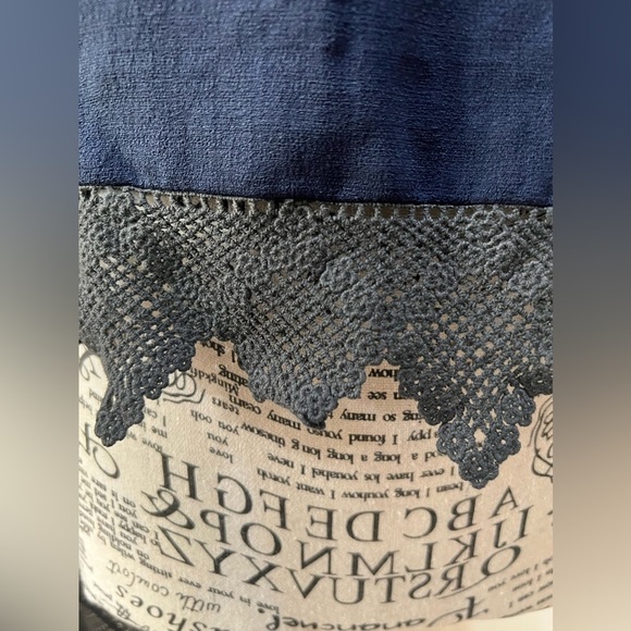 NWOT Endless Rose Cold Shoulder lace top. Style tags attached, size Medium - Picture 7 of 15